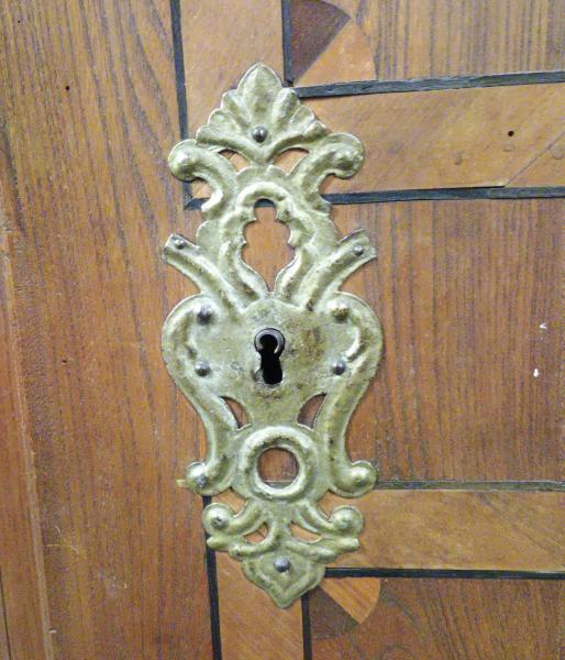 Stodola.cz - Skříň